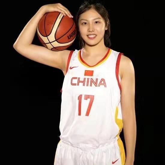 在间隔43年之久，导演列纳特·达夫列吉亚罗夫对于这部经典进行了再度翻拍，作为献礼苏联卫国战争暨世界反法西斯战争70周年的作品。